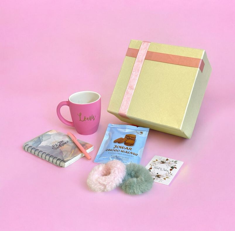 Diary & Delight Hamper