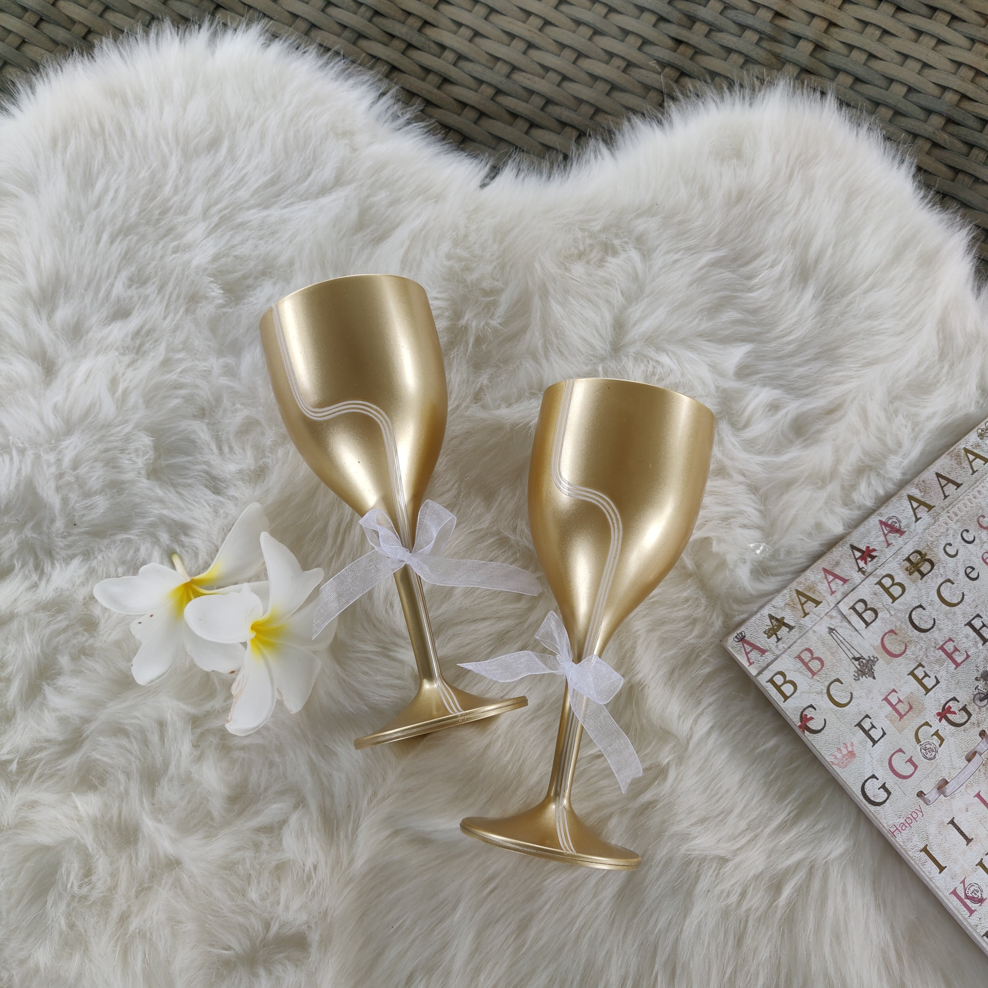 Non breakable gold wine glass gift set (set of 2 - 290 ml each)