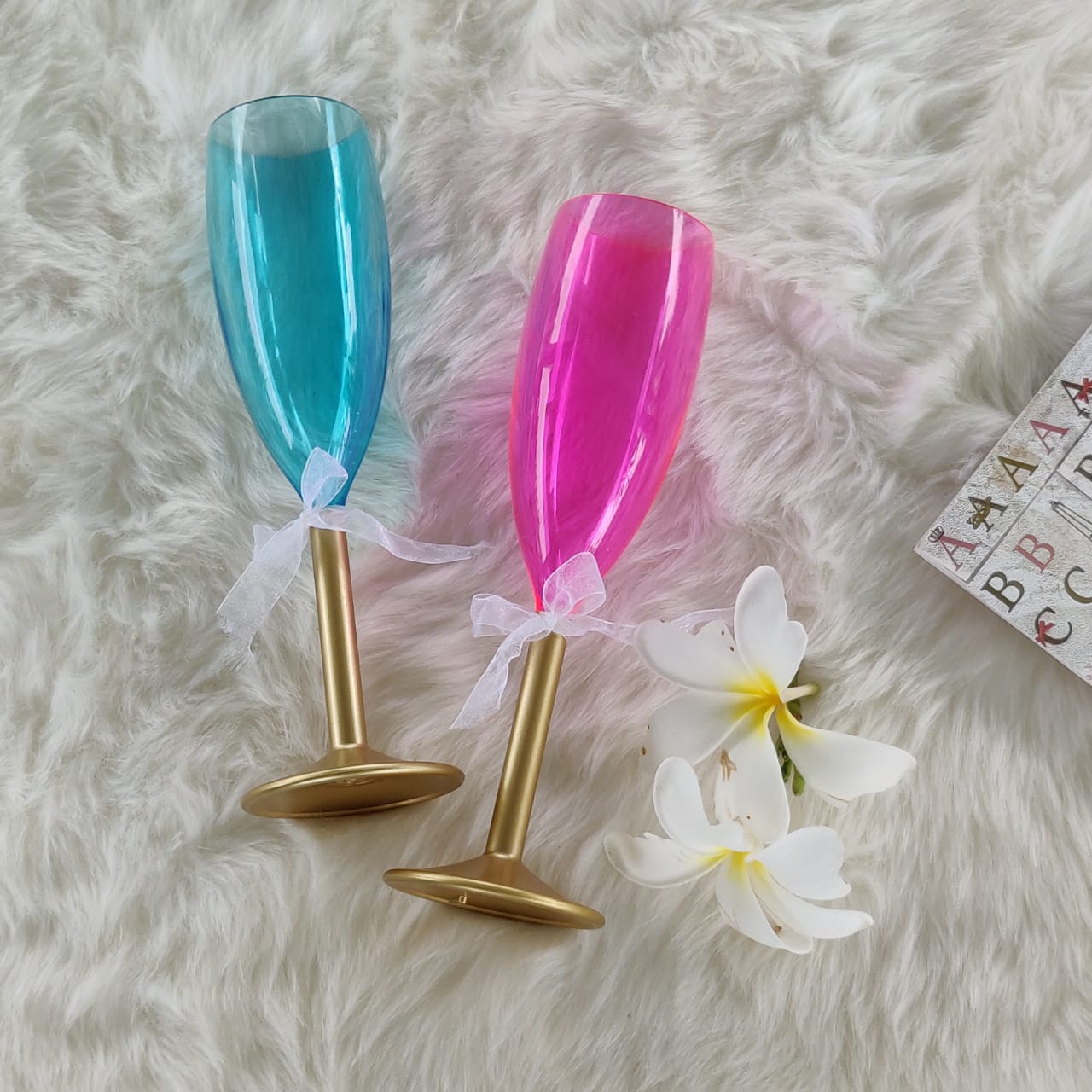 Non breakable His & Her champagne glass gift set (blue and pink - 170 ml each) - gifts for couples