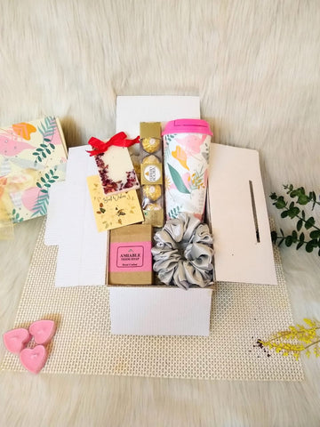 "A Floral Fragrance Box For Her"