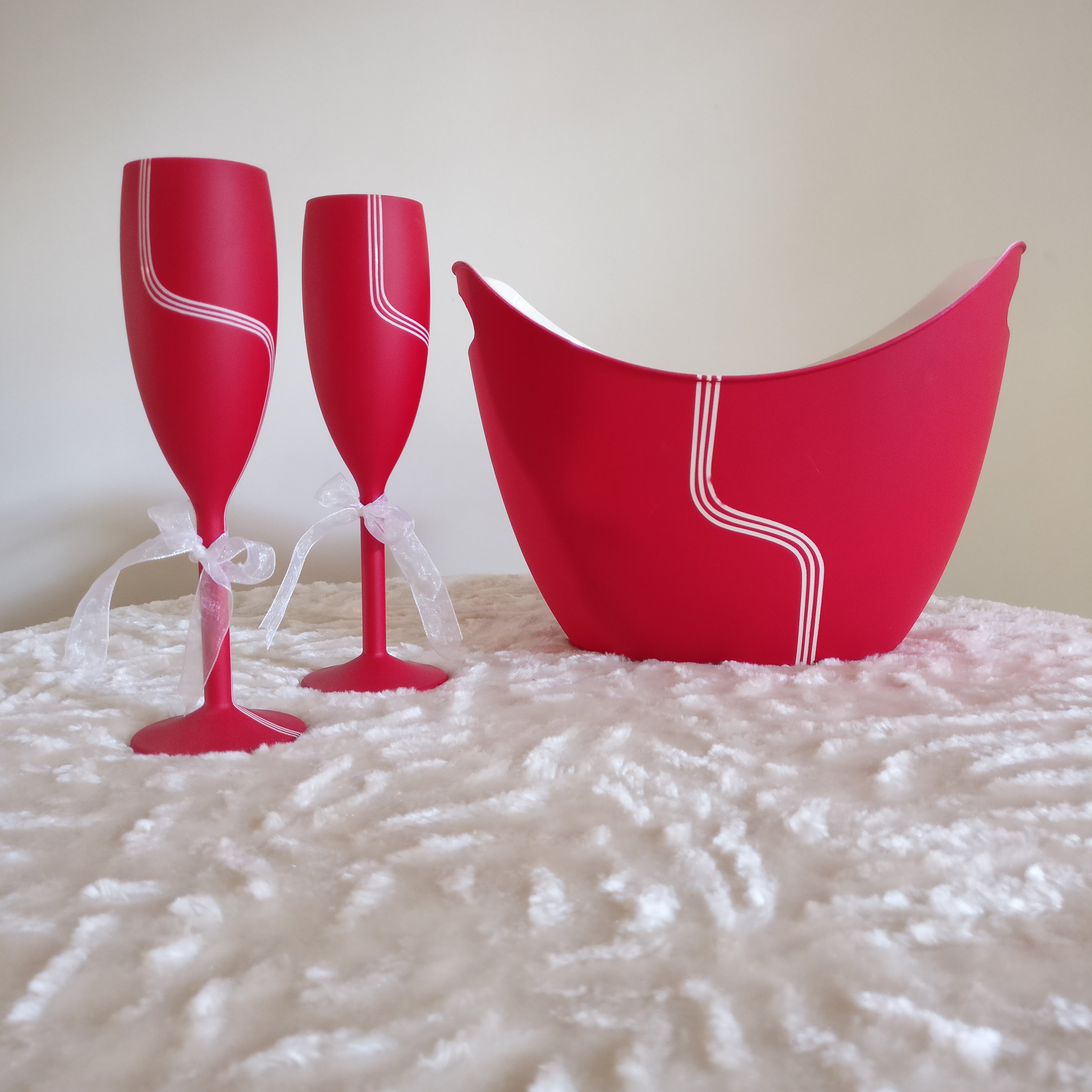 Non Breakable Wine Glass Gift Set - Red – StallionBarware