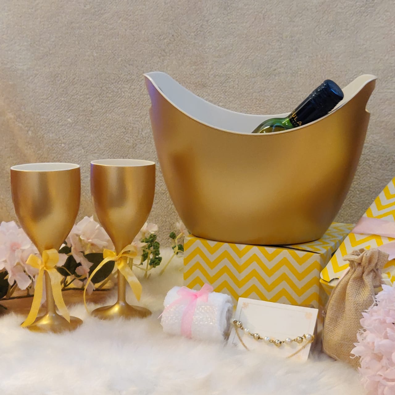 Non Breakable Wine Glass Gift Set with Chilling Bucket - Gold