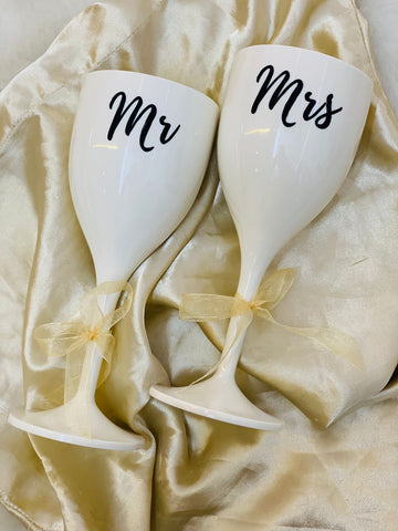 Non Breakable Couple Wine Glass Gift Set - Mr. & Mrs Wine Glasses - Set of 2 - White