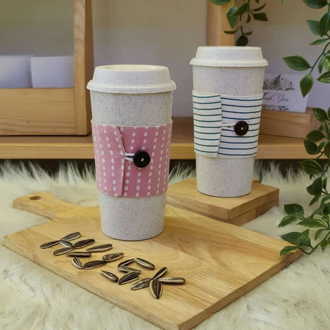 Eco-friendly Cup & Cup sleeve by Chirpy Cups with coffee lid